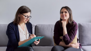 3 Qualities You Need to Look for in a Female Counsellor Near You